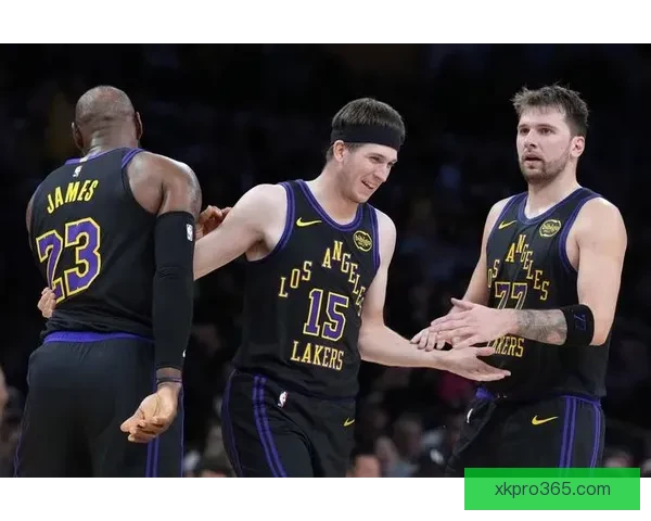 湖人再遇困境 里夫斯因肋骨侧腹伤情接受影像检查出战成疑